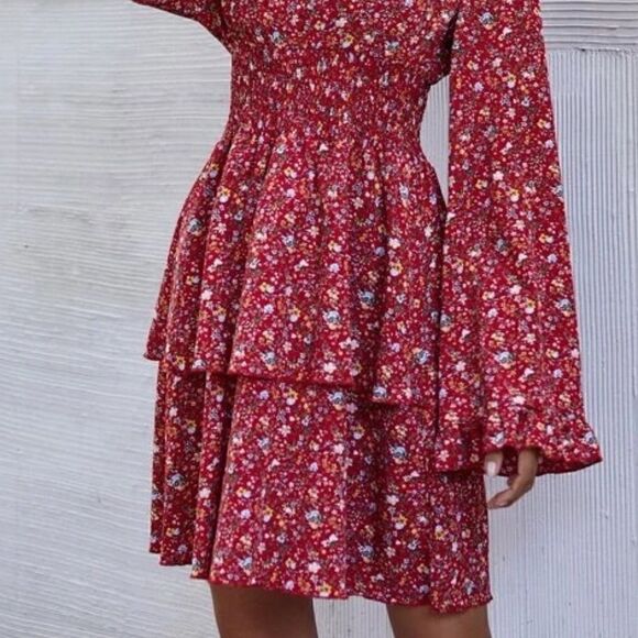 Ditsy Red Floral Trumpet Sleeve Shirred Waist Tie Back Layered Hem - Picture 6 of 6